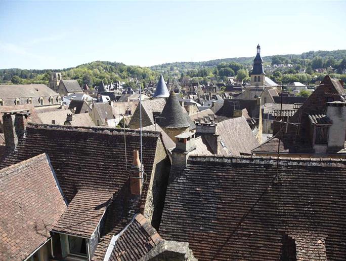 Sarlat près du Camping La Plage, camping 3 étoiles avec piscine, location de mobil homes, accès direct rivière, près de Castelnaud et Lascaux en Dordogne Périgord Noir