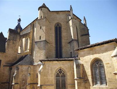 Sarlat près du Camping La Plage, camping 3 étoiles avec piscine, location de mobil homes, accès direct rivière, près de Castelnaud et Lascaux en Dordogne Périgord Noir