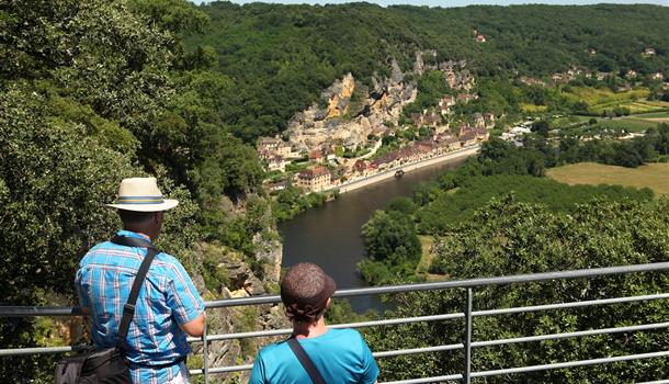 Les Jardins de Marqueyssac près du Camping La Plage, camping 3 étoiles avec piscine, location de mobil homes, accès direct rivière, près de Sarlat, Castelnaud et Lascaux en Dordogne Périgord Noir