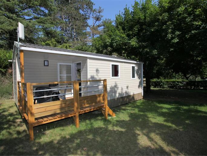 Location mobil home au Camping La Plage, camping 3 étoiles avec piscine,accès direct rivière, près de Sarlat, Castelnaud et Lascaux en Dordogne Périgord Noir