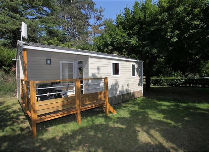 Location mobil home au Camping La Plage, camping 3 étoiles avec piscine,accès direct rivière, près de Sarlat, Castelnaud et Lascaux en Dordogne Périgord Noir - 
