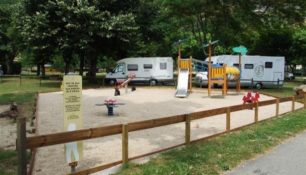 Activités de loisirs et animations au Camping La Plage, camping 3 étoiles avec piscine, location de mobil homes, accès direct rivière, près de Sarlat, Castelnaud et Lascaux en Dordogne Périgord Noir