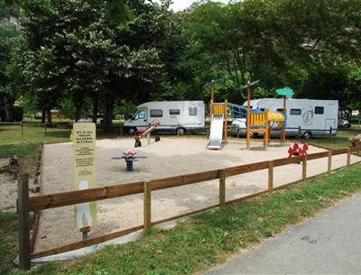 Activités de loisirs et animations au Camping La Plage, camping 3 étoiles avec piscine, location de mobil homes, accès direct rivière, près de Sarlat, Castelnaud et Lascaux en Dordogne Périgord Noir