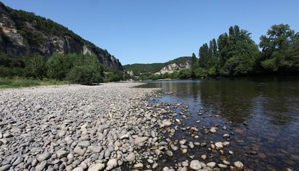 Beynac près du Camping La Plage, camping 3 étoiles avec piscine, location de mobil homes, accès direct rivière, près de Sarlat, Castelnaud et Lascaux en Dordogne Périgord Noir